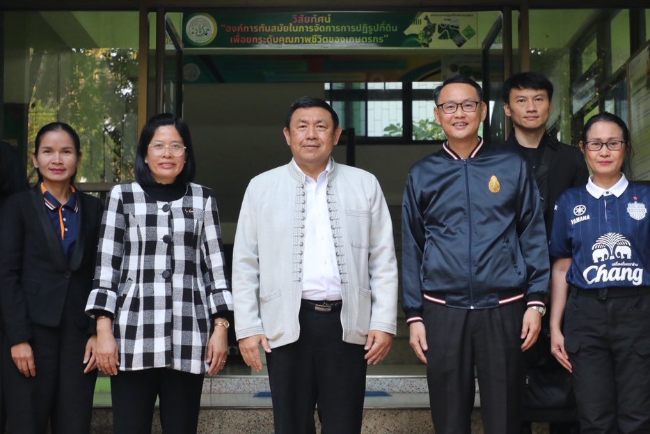 title - เลขาธิการ ส.ป.ก. ตรวจเยี่ยม ส.ป.ก.บุรีรัมย์ ในวาระองคมนตรี เป็นประธานในการเปิดสำนักงานสถานีวิจัยการเกษตรและพัฒนาโครงการหลวงโนนดินแดง ณ จังหวัดบุรีรัมย์